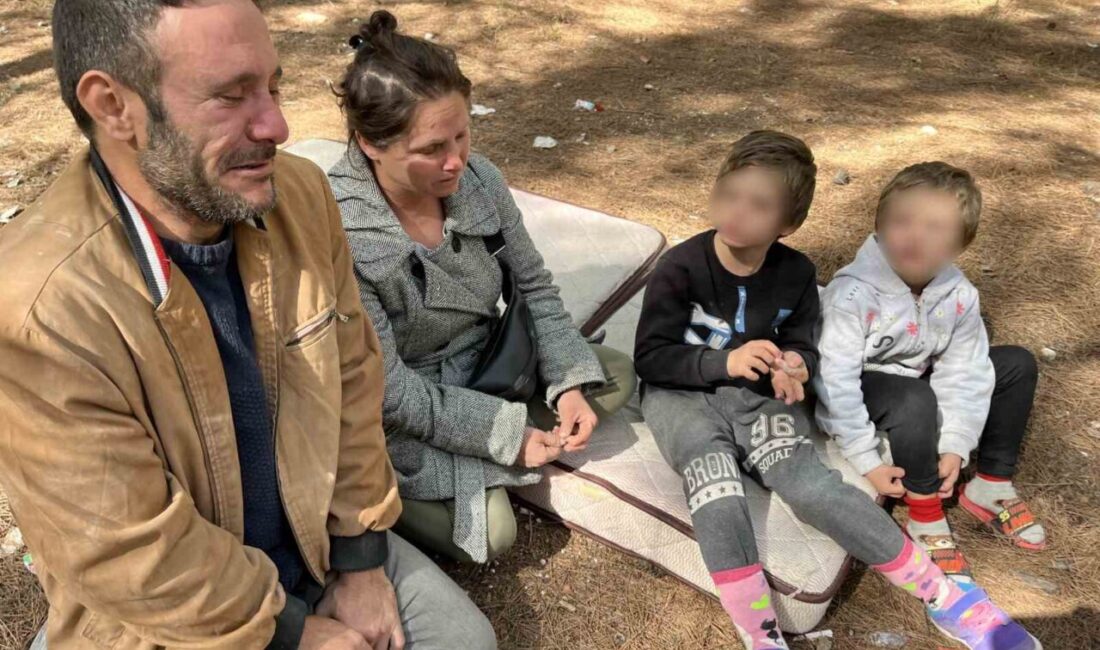İzmir Gaziemir'de yaşayan Aydoğan ve Nazmiye Avcı, çocuklarıyla birlikte ormana