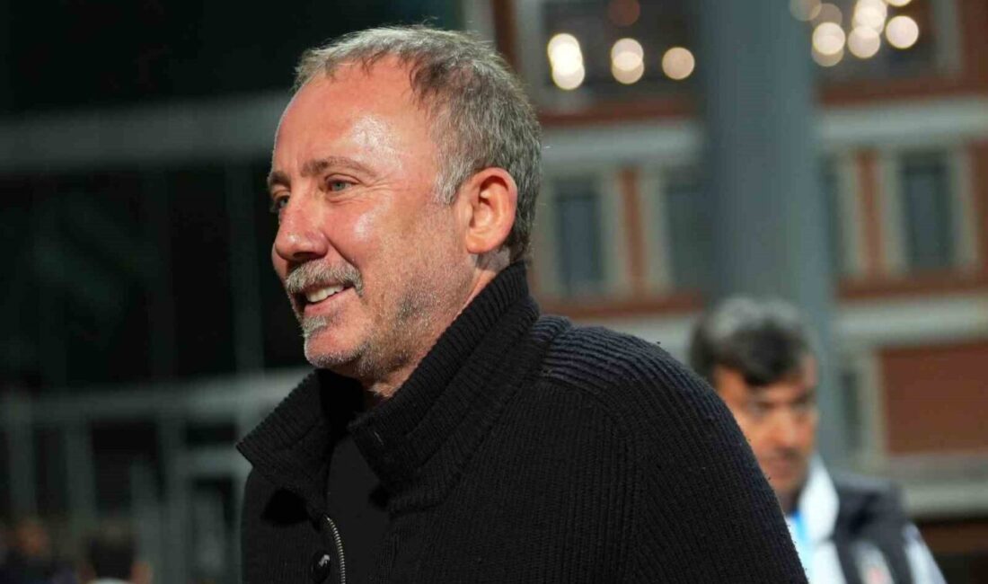 Sergen Yalçın, Beşiktaş’ın Tarihi Derbilerdeki Başarısını Sürdürüyor Beşiktaş Teknik Direktörü Sergen Yalçın, Galatasaray ve Fenerbahçe’ye karşı 8