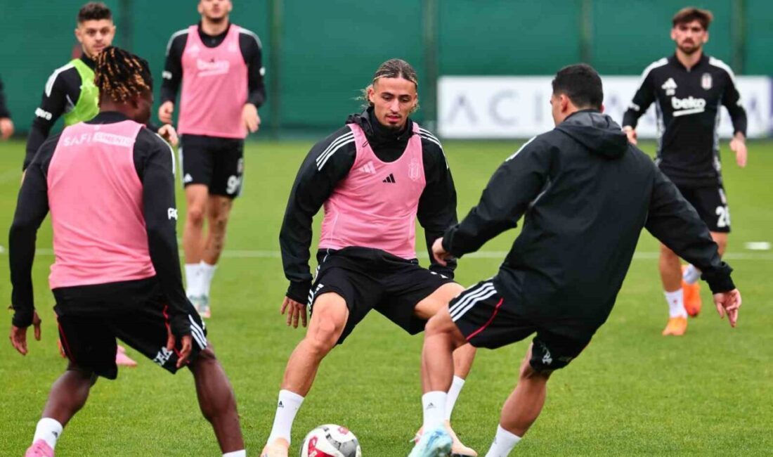 Beşiktaş, Konyaspor ile oynayacağı erteleme maçı için antrenmanlarına başladı Beşiktaş, Trendyol Süper Lig’in 3. hafta erteleme maçı için Konyaspor'a