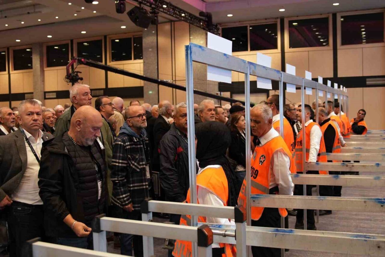 Beşiktaş'ta divan kurulu başkanlık seçimi Lütfi Kırdar Kongre ve Sergi