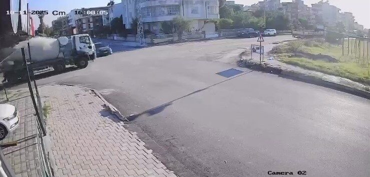 Hatay’ın Dörtyol ilçesinde 11 Ekim'de beton mikseri ile otomobil arasında