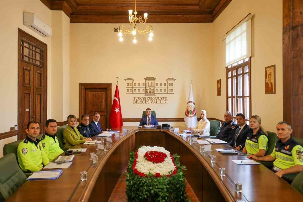 Bilecik Valisi Faik Oktay Sözer, İçişleri Bakanı Ali Yerlikaya ve