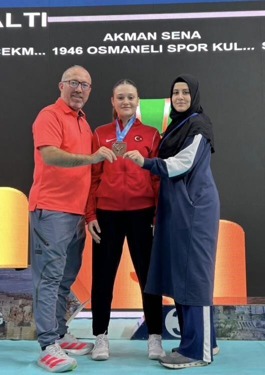Elazığ'daki Türkiye Karate Şampiyonası'nda Bilecikli sporcu Sena Akman, U21 Kadınlar