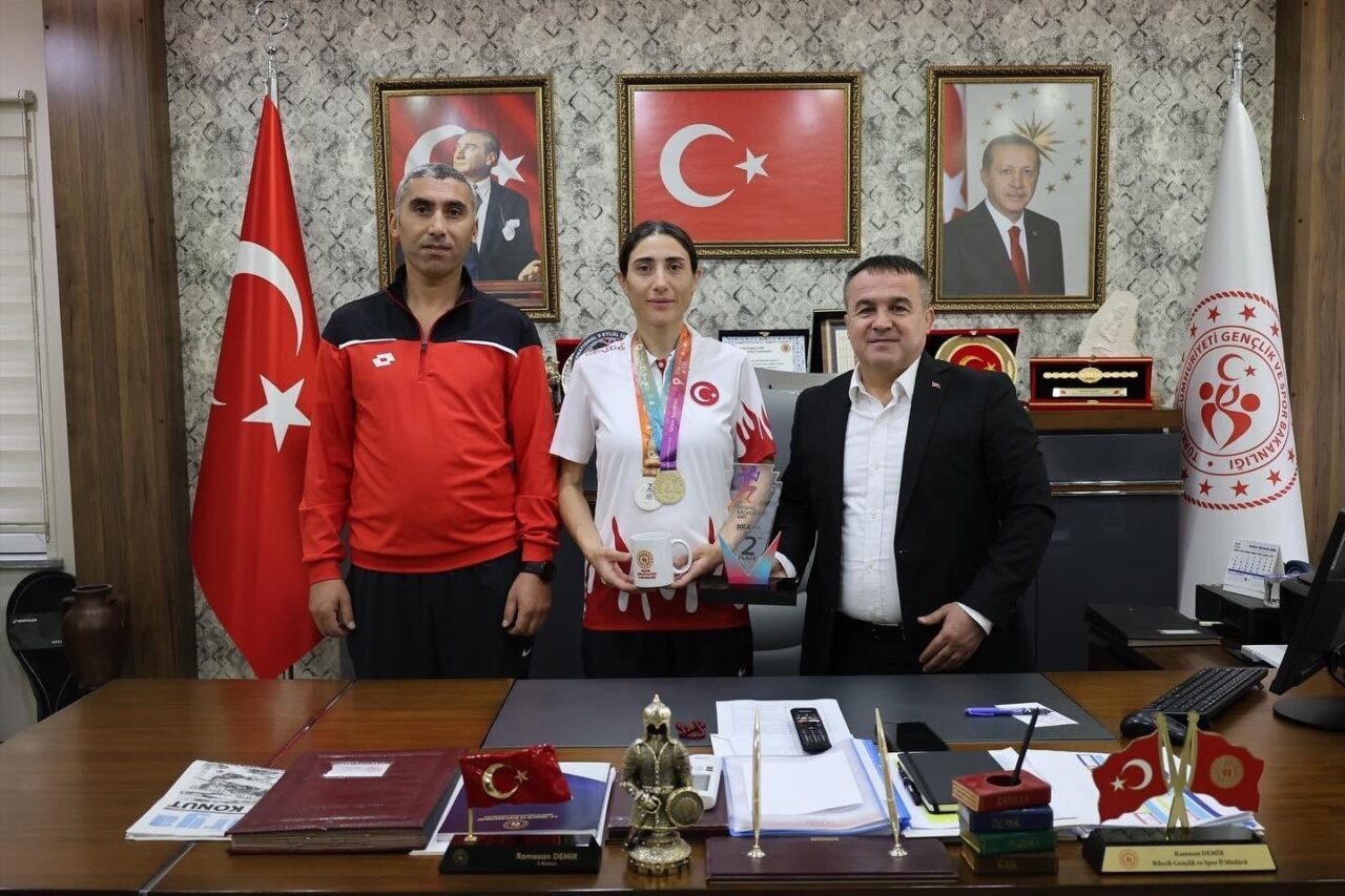 Bilecikli atlet Sebahat Demir, Tiran’daki Uluslararası Maraton’da 10 kilometrede ikinci