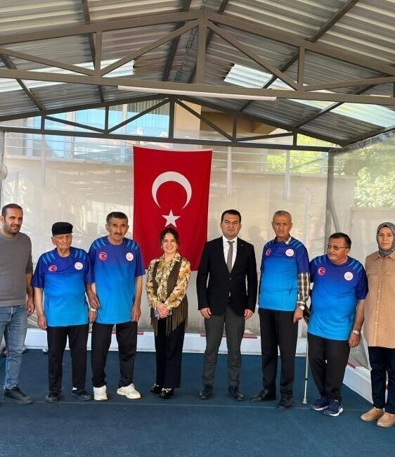 Bilecik’te Yetişkin Gençler Bocce Turnuvası Sonuçlandı: Dostluk Kazanırken Heyecan Doruğa Ulaştı Bilecik'te düzenlenen 2025 Yılı Yetişkin Gençler Bocce Turnuvası, dostluk ve