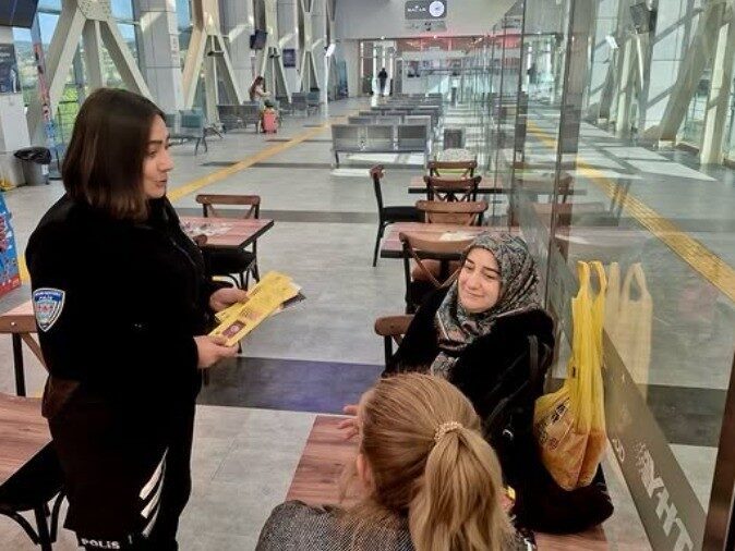 Bilecik İl Emniyet Müdürlüğü, dolandırıcılık ve düzensiz göçle mücadele için