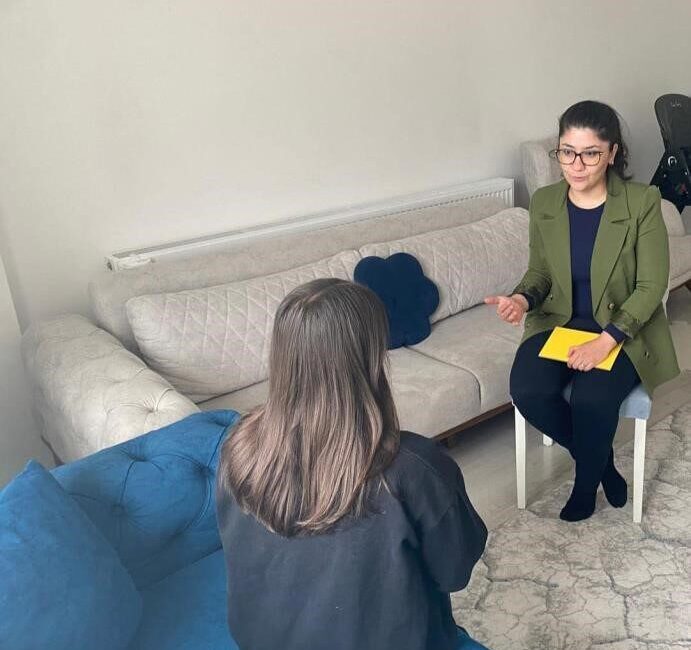 Bilecik’te Engelli Evde Bakım Hizmeti Kapsamında Psikolojik Destek Faaliyetlerine Devam Ediliyor Bilecik Aile ve Sosyal Hizmetler İl Müdürlüğü, engelli vatandaşlara yönelik