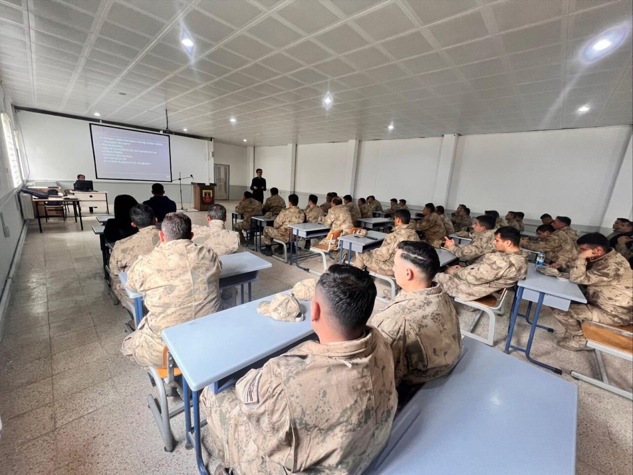 Bilecik'in Söğüt ilçesinde jandarma personeline Aile Eğitim Programı (AEP) eğitimi