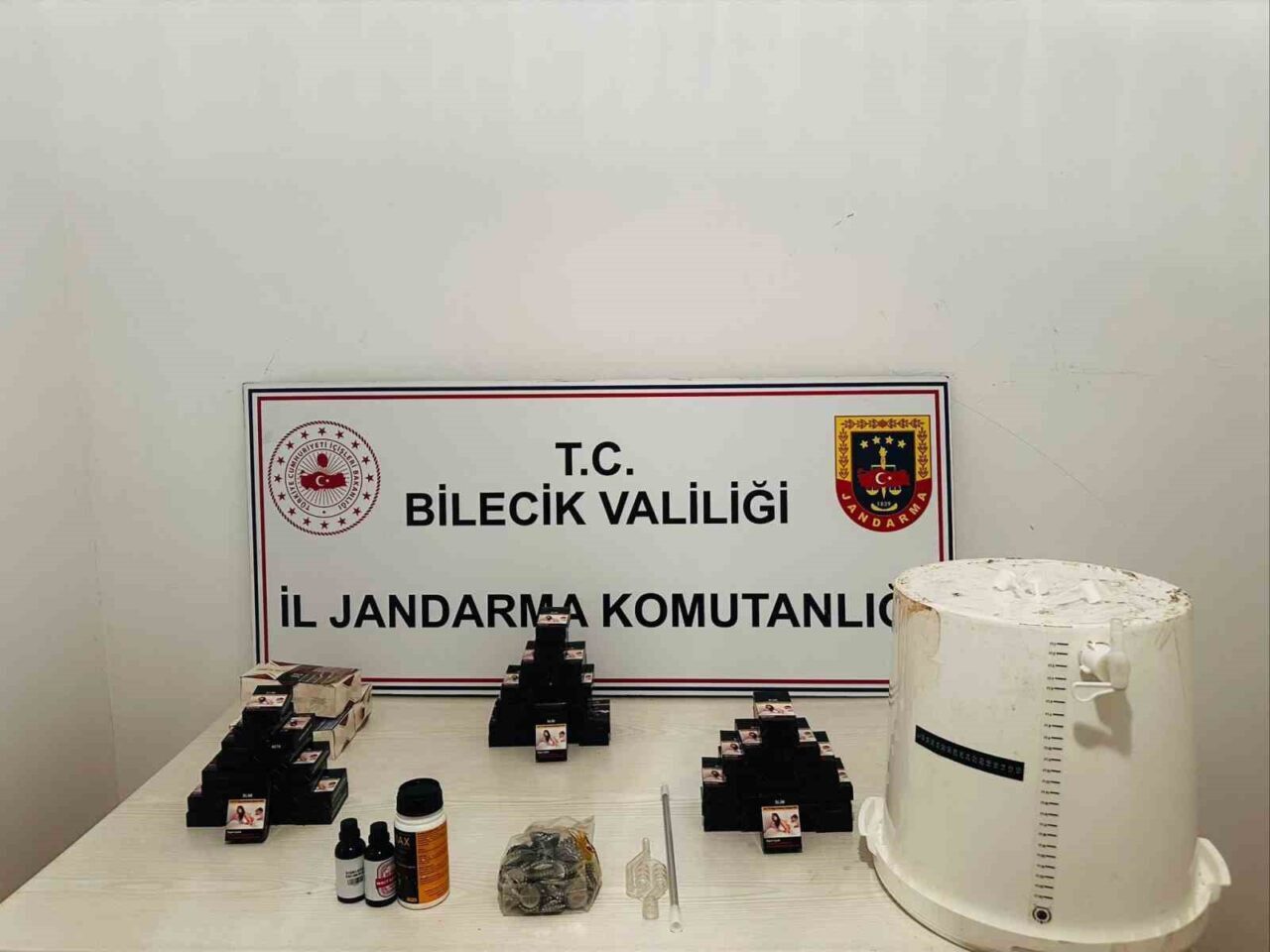 Bilecik'in Söğüt ilçesinde jandarma ekipleri, kaçak tütün mamulleri üzerine düzenledikleri