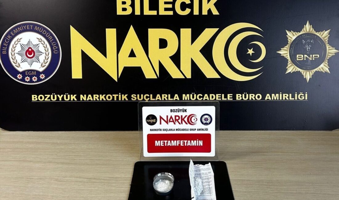 Bilecik’te Uyuşturucu Operasyonu: Üç Şüpheli Gözaltında, Metamfetamin Ele Geçirildi Bilecik İl Emniyet Müdürlüğü Narkotik Suçlarla Mücadele Şube Müdürlüğü, düzenlenen