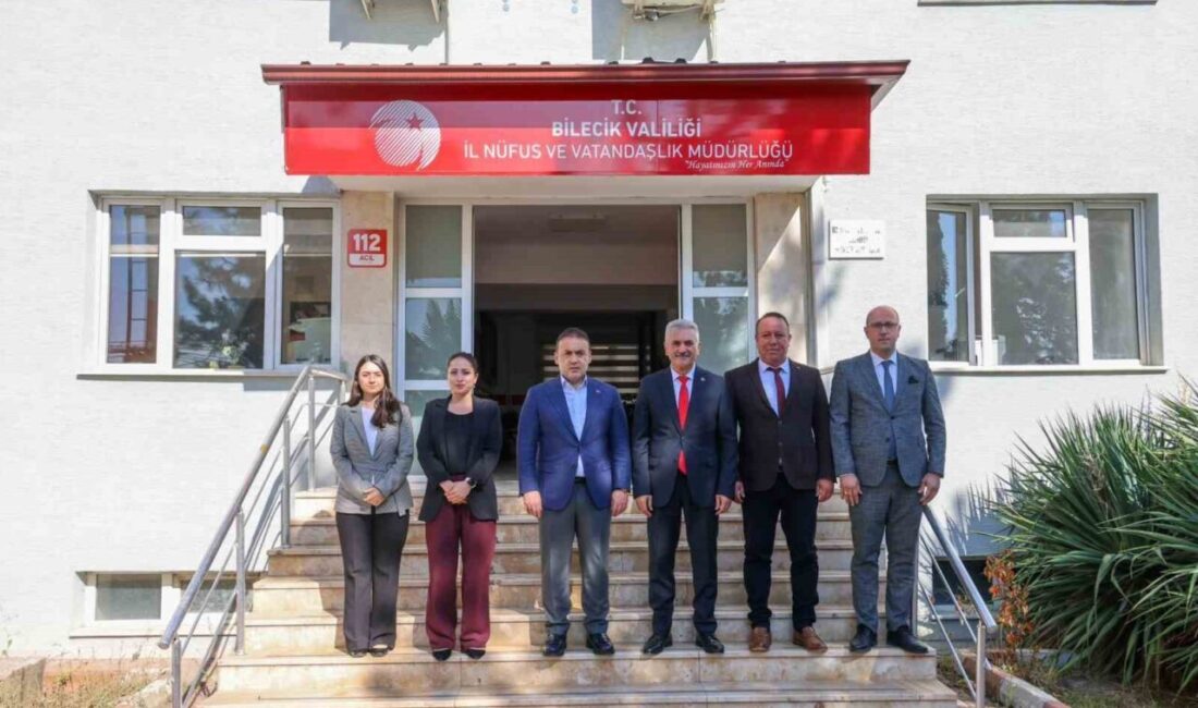 Bilecik’te Nüfus ve Vatandaşlık Hizmetlerine Yoğun İlgi, Vali Sözer Ziyarette Bulundu Bilecik Valisi Faik Oktay Sözer, İl Nüfus ve Vatandaşlık Müdürlüğü'nü