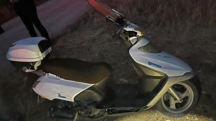 Bilecik'te Kurtuluş Ö.’nün kullandığı motosiklet, direksiyon hakimiyetinin kaybolması sonucu devrildi.