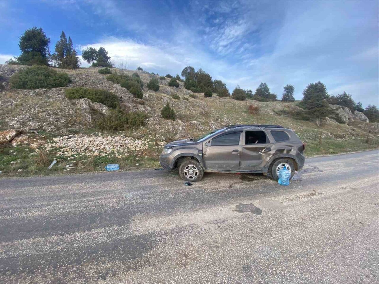 Bilecik'te bir otomobilin takla atması sonucu sürücü İ.S. ve yolcu