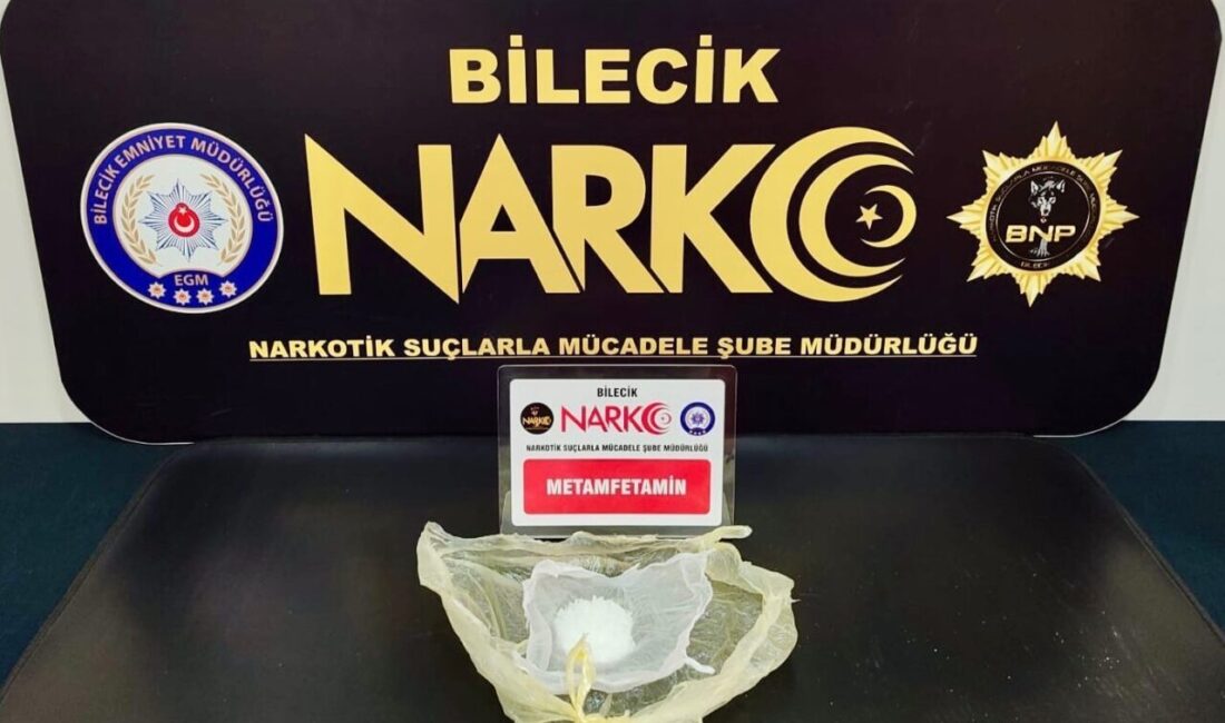 Bilecik'te Narkotik Suçlarla Mücadele Şube Müdürlüğü ekipleri, düzenledikleri operasyonda metamfetamin