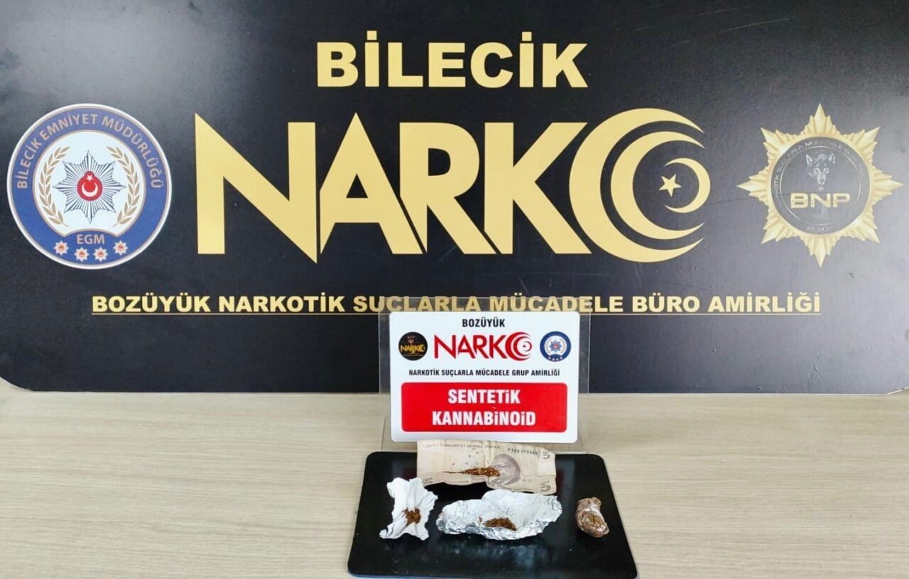 Bilecik'te gerçekleştirilen uyuşturucu operasyonunda, Narkotik Suçlarla Mücadele Şube Müdürlüğü ekipleri