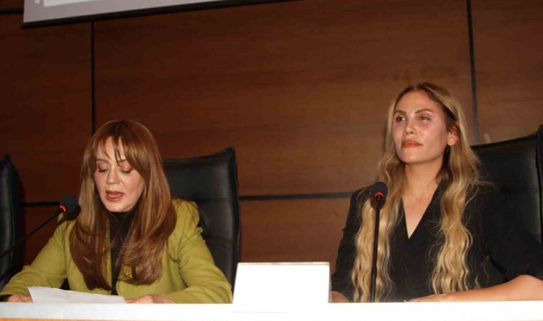 Eğitim-Bir-Sen Erzurum İl Kadın Komisyonu’nun düzenlediği panel, Atatürk Üniversitesi’nde büyük