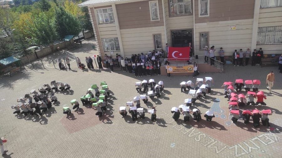 Bingöl Karşıyaka Anadolu Lisesi öğrencileri, Gazze'deki insan hakları ihlallerine dikkat