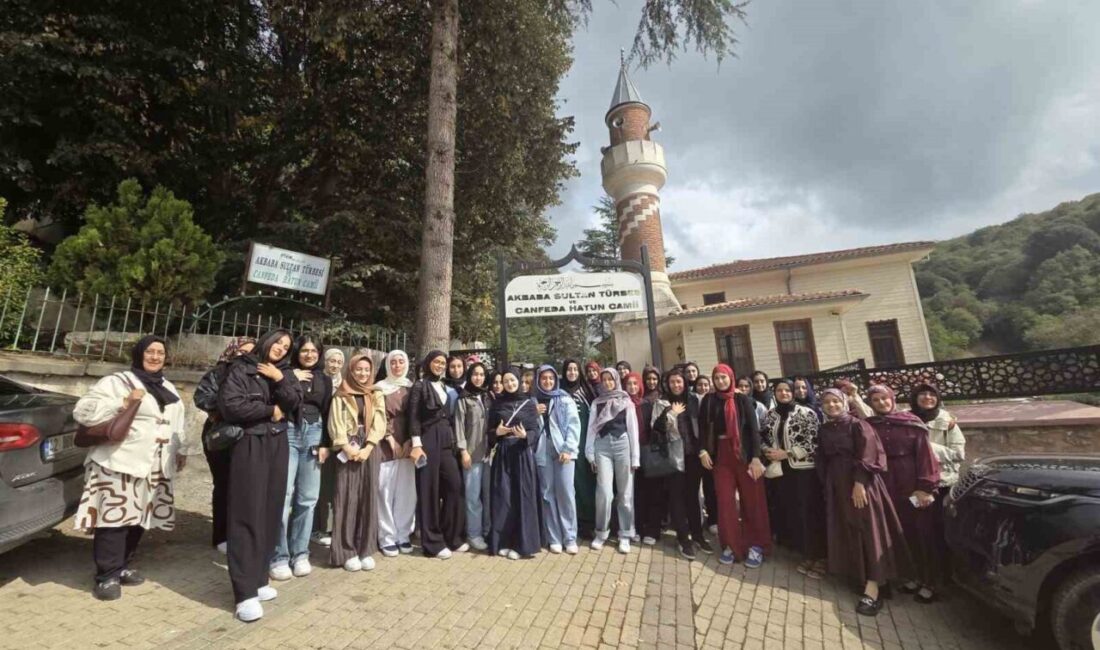 Esenyurt Belediyesi'nin düzenlediği kültür turları, 10 binden fazla vatandaşa İstanbul'un