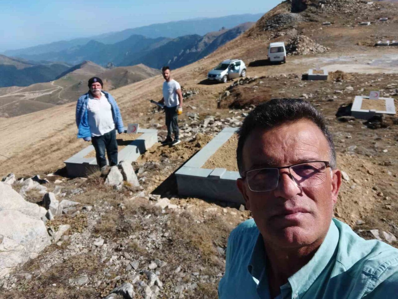 Trabzon'un Maçka ilçesindeki Çataltepe Şehitliği'nin düzenleme çalışmaları, şehitlerin anısını yaşatmak