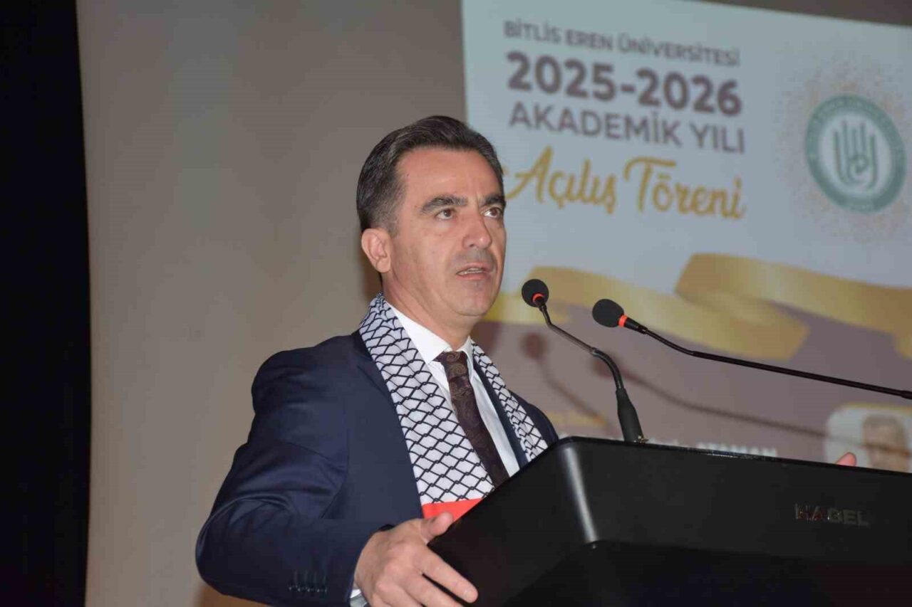 Bitlis Eren Üniversitesi'nde yeni eğitim döneminin açılış dersinde Gazze konusu