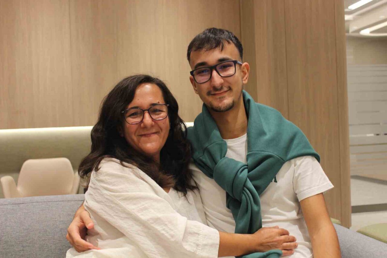 Yusuf Eren Özbek, 22 yıl süren böbrek rahatsızlığının ardından annesi