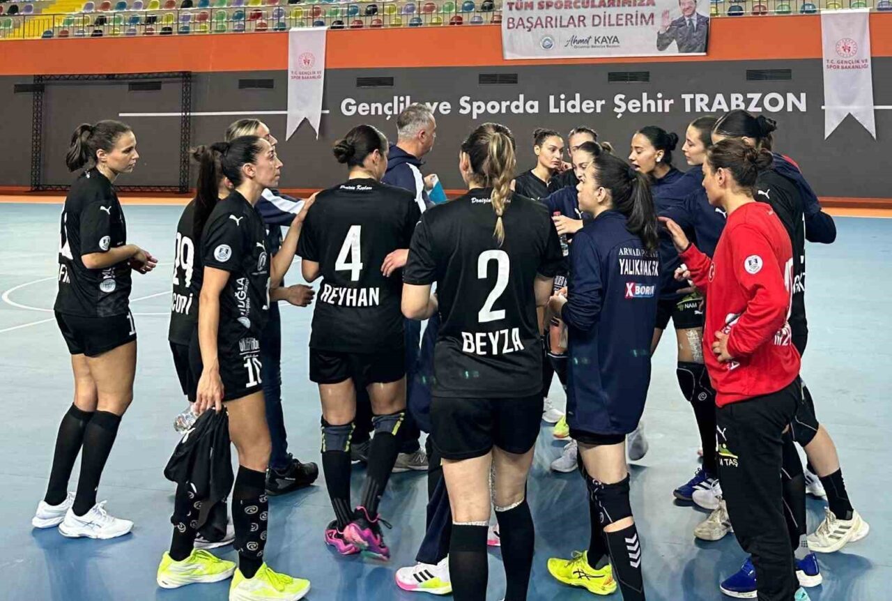 Armada Praxis Yalıkavakspor, Hentbol Kadınlar Süper Ligi mücadelesinde Ortahisar Belediyespor’u