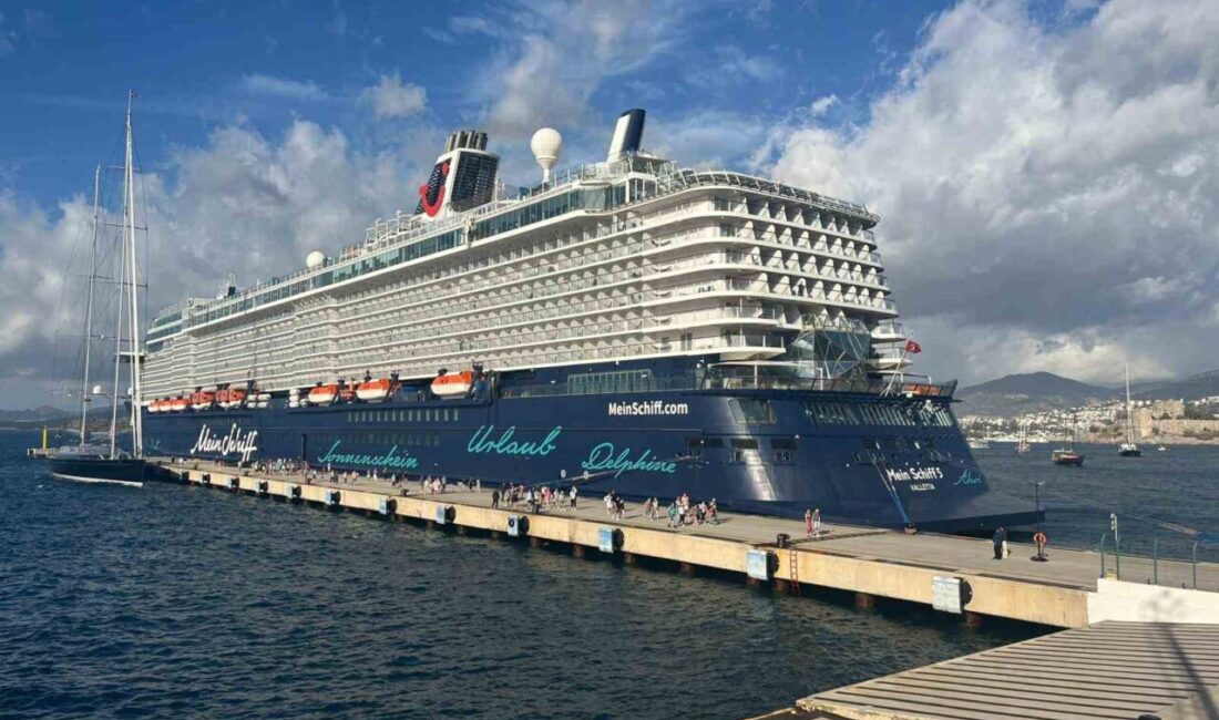 Bodrum’a Gelen Mein Schiff 5 Yolcu Gemisi 2.716 Misafir Ağırladı Bodrum'a gelen "Mein Schiff 5" yolcu gemisi, 2 bin 716