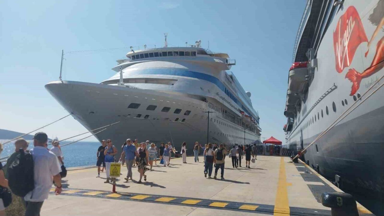 Bodrum, "Resilient Lady" ve "Astoria Grande" isimli iki yolcu gemisiyle