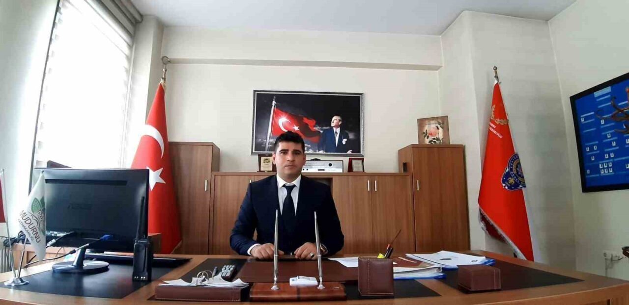 Bolu'nun Mudurnu ilçesinde İlçe Emniyet Müdürü H.T., eşine şiddet uyguladığı