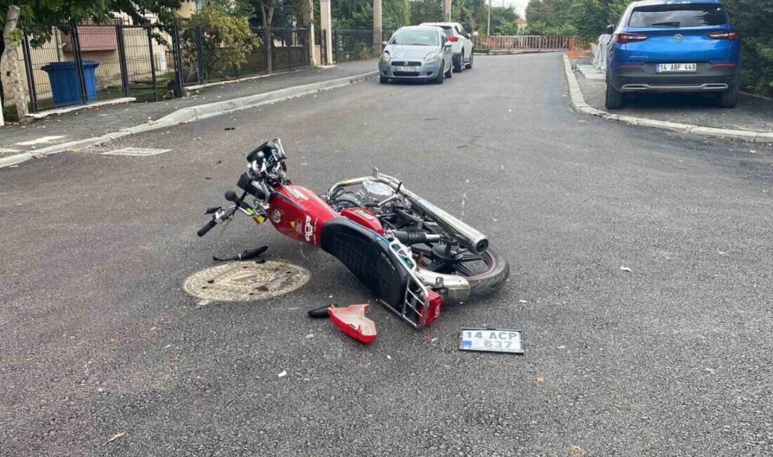 Bolu'nun Beşkavaklar Mahallesi'nde bir motosiklet ile otomobilin çarpışması sonucu Emirhan