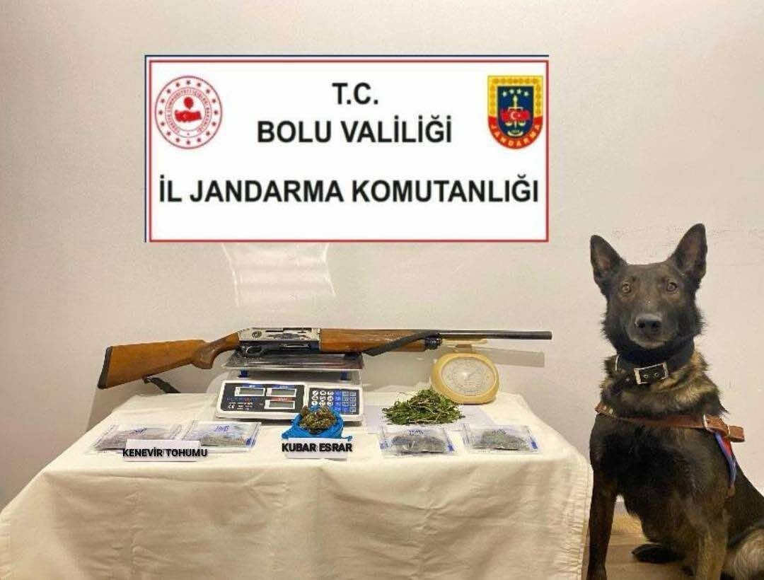Bolu'da jandarma ekiplerinin gerçekleştirdiği operasyonda 94 gram kubar esrar, 28