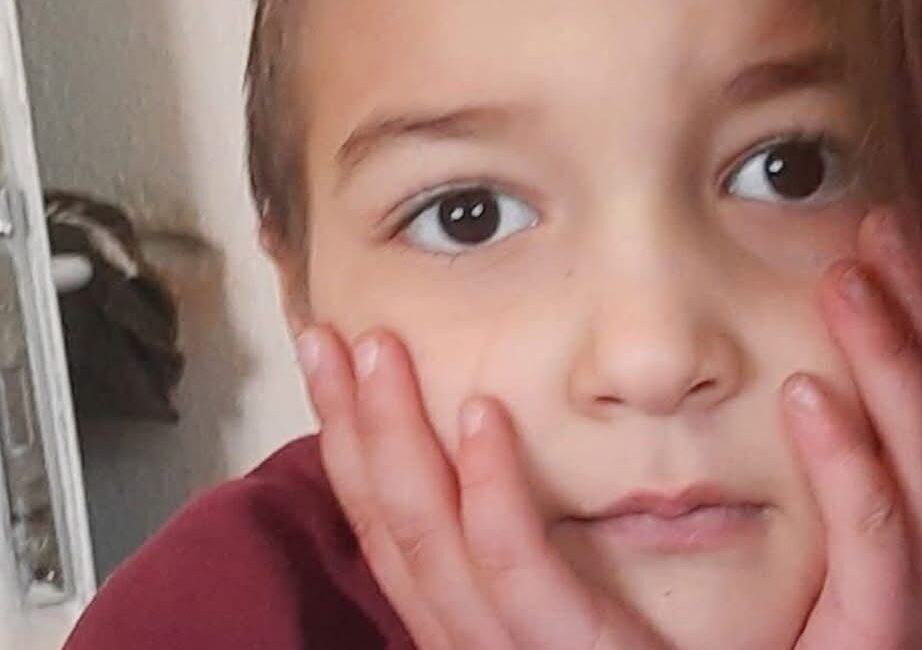 Bozdoğan’da Kayıp: 7 Yaşındaki Muhammed Çankaya Hayatını Kaybetti Bozdoğan Altıntaş Mahallesi'nde yaşayan Kemal Çankaya'nın 7 yaşındaki oğlu Muhammed,