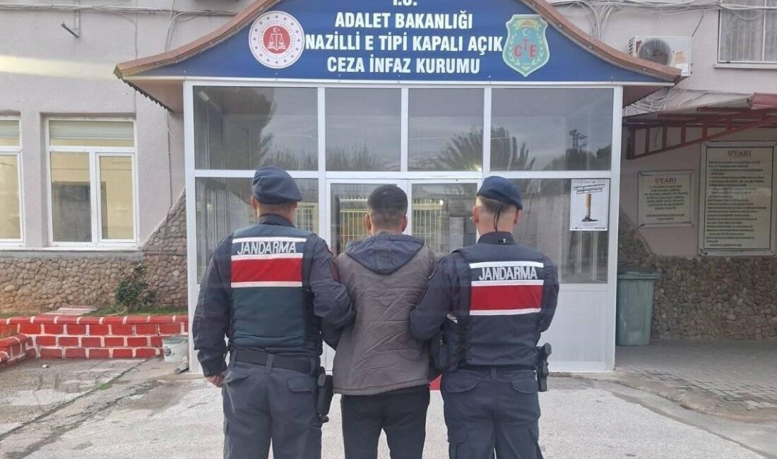 Bozdoğan’da Jandarma, Hırsızlık Suçundan Aranan Şahsı Yakaladı Aydın'ın Bozdoğan ilçesinde jandarma, 'bina içinde muhafaza altına alınmış eşya