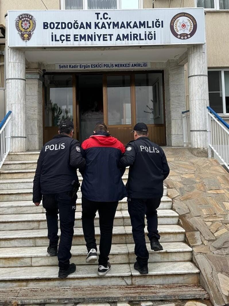 Aydın'ın Bozdoğan ilçesinde uyuşturucu kullanan 13 kişiye işlem yapılırken, İ.K.