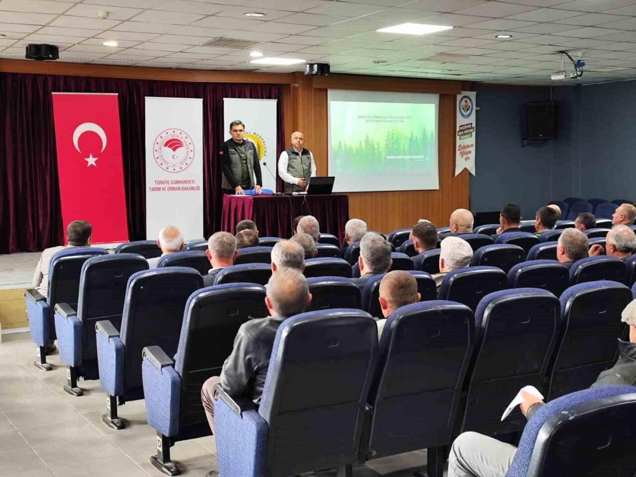 Bilecik'te Bozüyük Orman İşletme Müdürlüğü, orman kesim işçilerine, kooperatif üyelerine