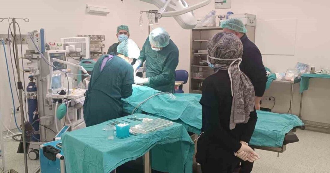 Bozüyük Devlet Hastanesi’nde Genel Anestezi ile Çocuk Hastaya Diş Tedavisi Uygulandı Bozüyük Devlet Hastanesi'nde, Ağız ve Diş Sağlığı Merkezi ile imzalanan