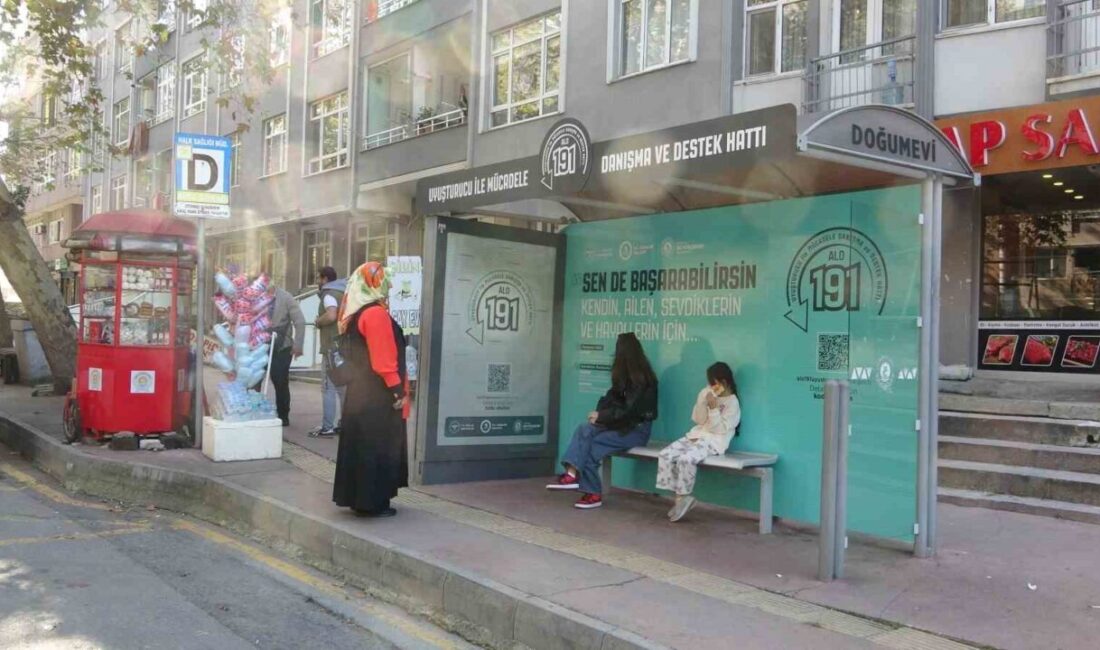 Samsun'da otobüs durakları, bağımlılıkla mücadele amacıyla yeniden tasarlandı. Samsun Valiliği,