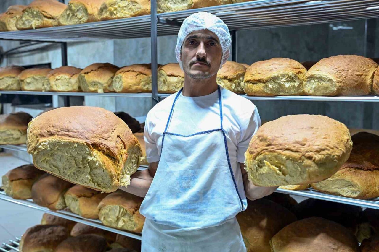 Gümüşhane'nin Kürtün ilçesindeki Araköy ekmeği, yüz yıllık ekşi maya ile