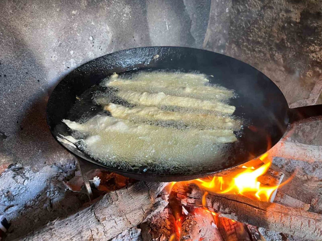 Aydın'ın İncirliova ilçesine bağlı Eğrek Mahallesi’nde, patlıcan "patlıcan balığı" adıyla