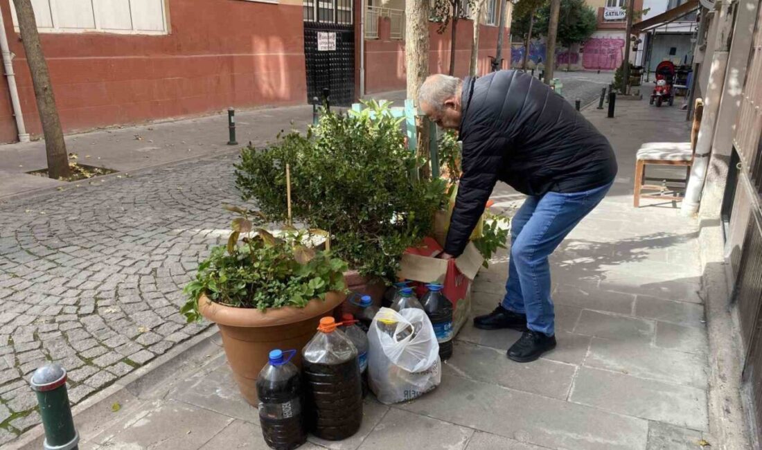 Eskişehir’in İstiklal Mahallesi’nde Haftada 60 Kilogram Atık Yağ Geri Dönüşüme Kazandırılıyor Eskişehir'in İstiklal Mahallesi'nde, muhtarlıkta haftada 60 kilo atık yağ toplanarak