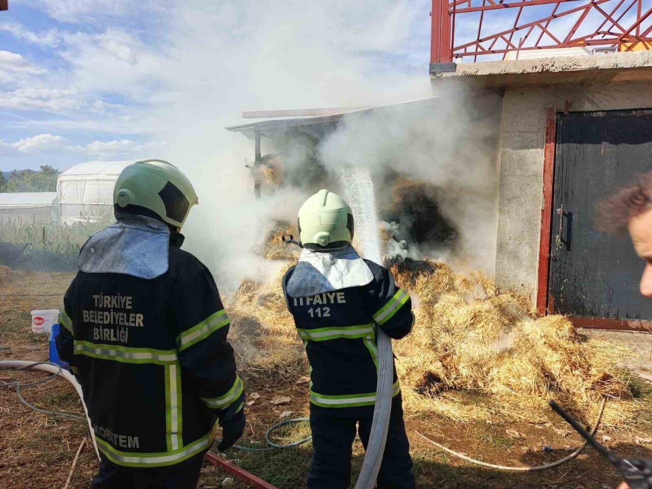Bucak’ta Ot Balyalarının Yandığı Yangın Kontrol Altına Alındı