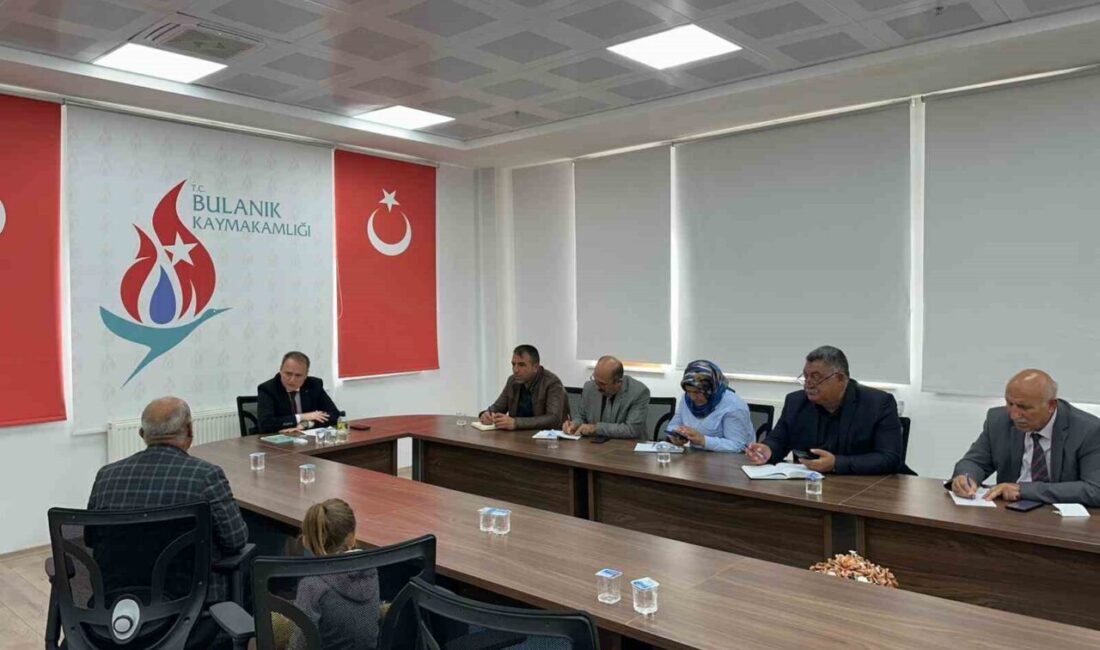 Muş’un Bulanık Kaymakamı Ömer Övünç Koşansu liderliğindeki 'Halk Günü Toplantısı'