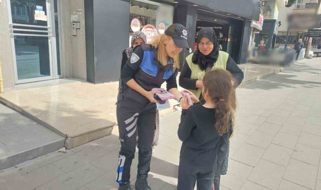 Burdur İl Emniyet Müdürlüğü, Gazi ve Atatürk Caddeleri'nde polis ekipleri