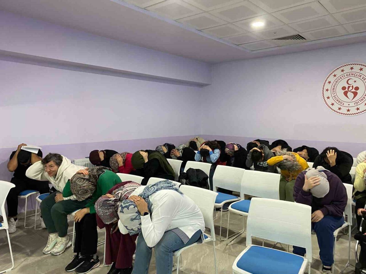Burdur'da AFAD, Gençlik ve Spor İl Müdürlüğü personeline yönelik afet