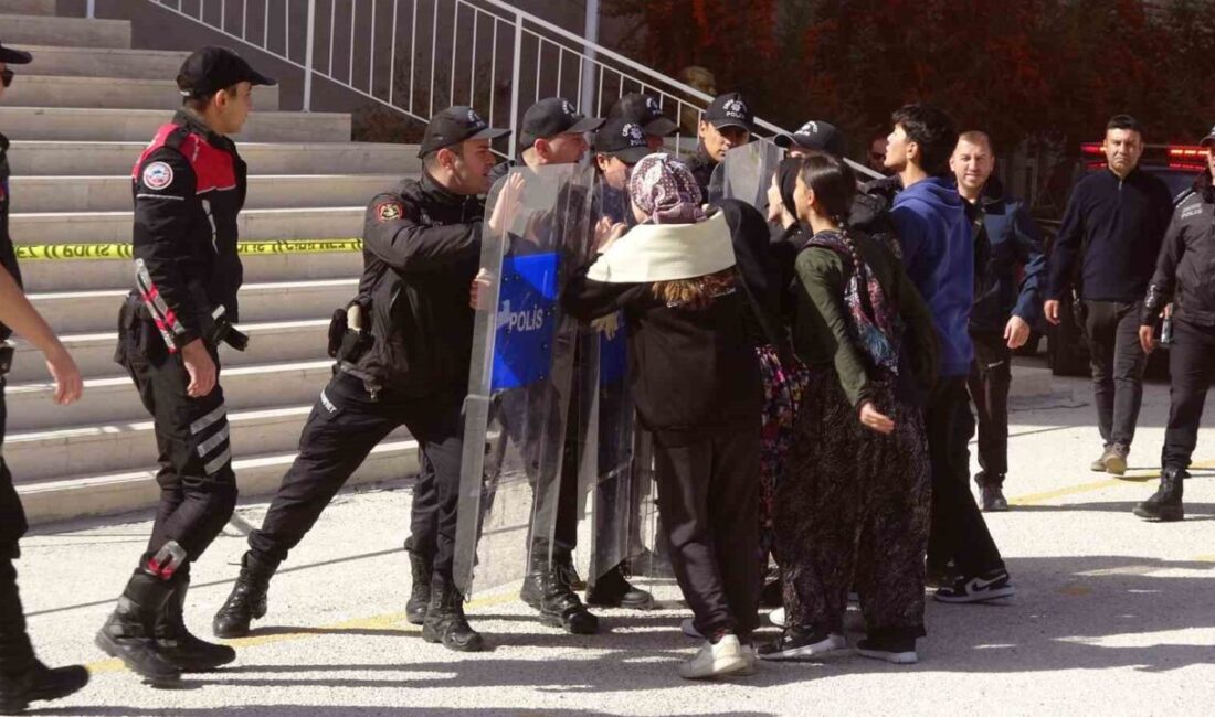 Burdur’da, 13 Ekim Dünya Afet Risklerinin Azaltılması Günü’nde Deprem Tatbikatı Gerçekleştirildi Burdur'da, 13 Ekim Dünya Afet Risklerinin Azaltılması Günü kapsamında 'deprem