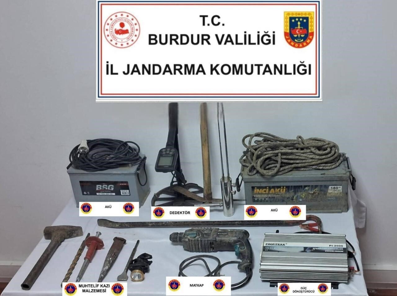Burdur'da jandarma, kaçak alkol üretimine yönelik operasyonda O.B, İ.E.K, R.K,