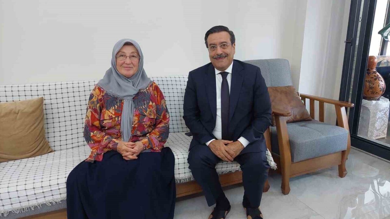 Burhaniye Kaymakamı Cumali Atilla, şehit ailelerine destek amacıyla ziyaretlerine devam