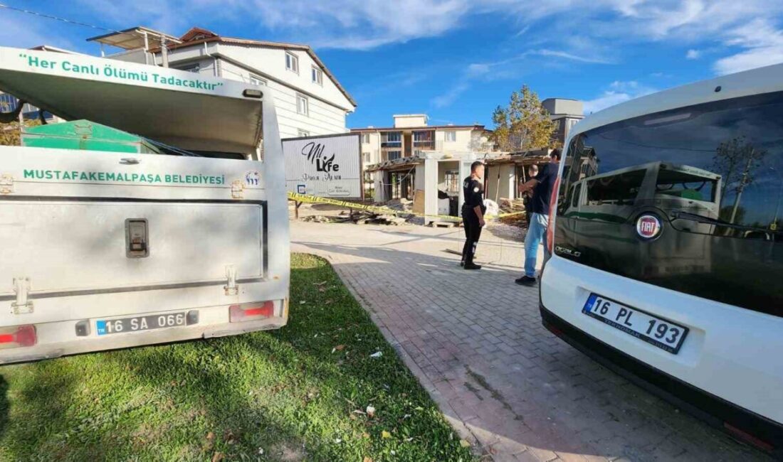 Bursa’da İnşaat Bekçisi Kulübesinde Ölü Bulundu Bursa'nın Mustafakemalpaşa ilçesinde, inşaat alanında bekçilik yapan 65 yaşındaki Sebahattin
