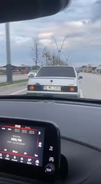 Bursa'nın Nilüfer ilçesinde bir sürücü, trafikte tartıştığı diğer aracın önünü