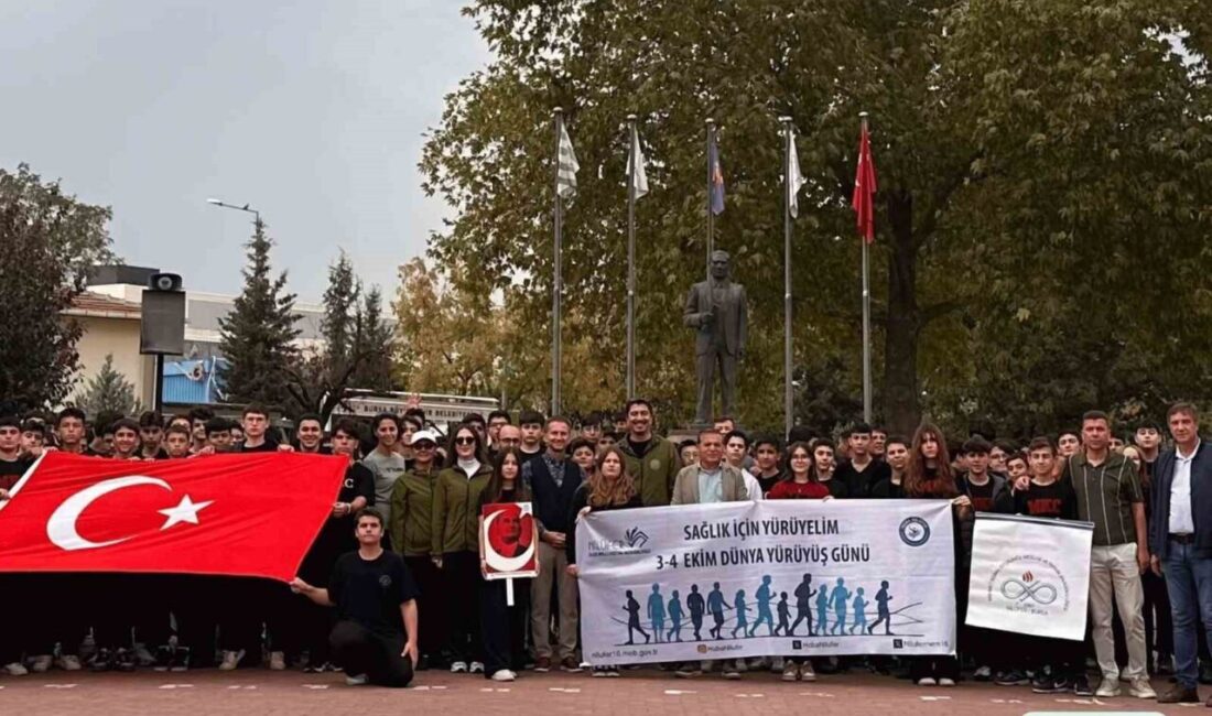 Bursa'da "Dünya Yürüyüş Günü" etkinliği çerçevesinde çeşitli ilçelerde sağlıklı yaşam